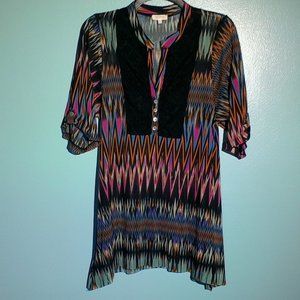 Weston L multi-colored tunic top with black lace